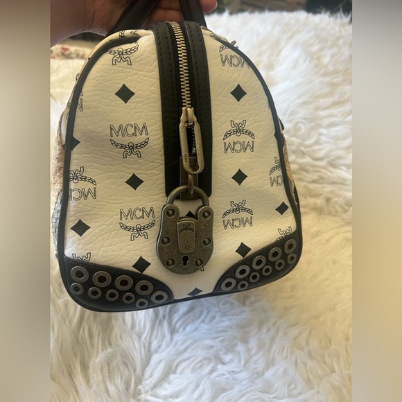 MCM MILANO BOSTON LIMITED - Picture 10 of 17